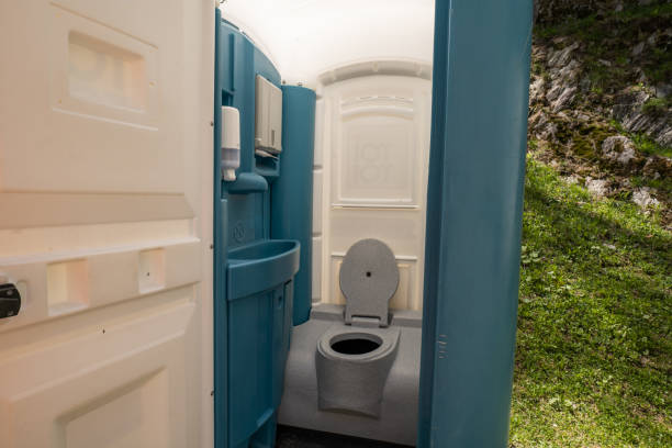 Best Temporary restroom rental  in Riverbank, CA